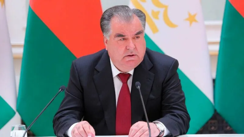 Рахмон призвал создавать новые термины на основе таджикского языка
