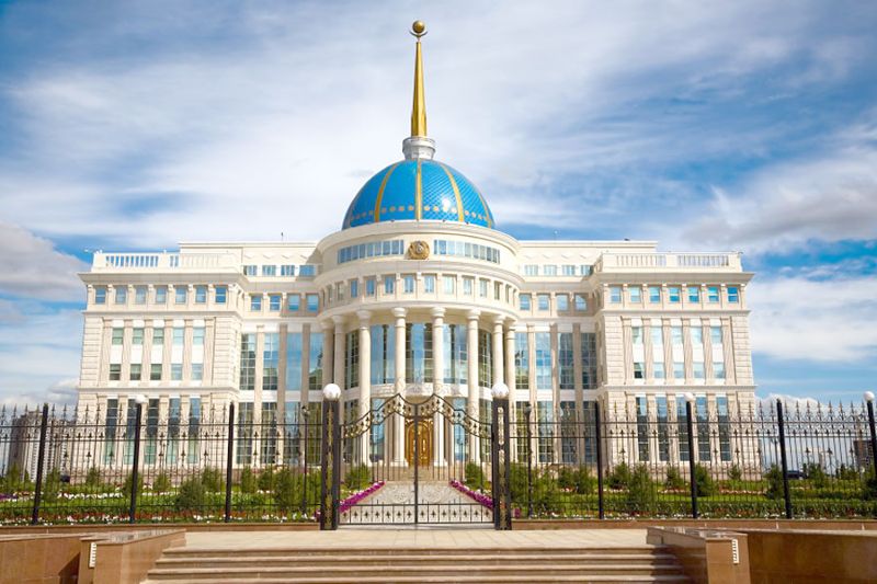 Кого в итоге поддержит Казахстан: останется с Россией или выберет Европу и США