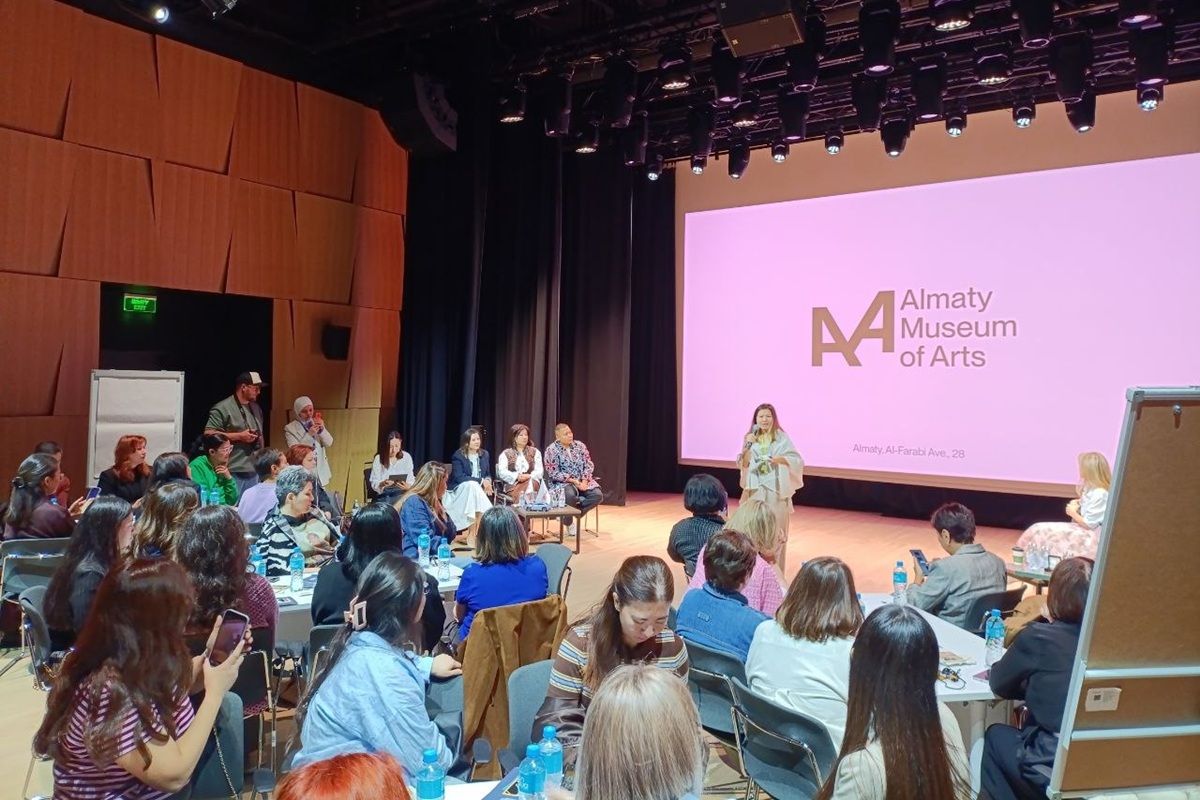 В рамках XXII PR-Форума прошла экскурсию по Almaty Museum of Arts